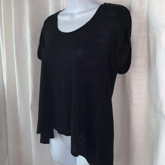 EUC- BCBGMAXAZRIA Button Sleeve Hi/Lo Tee!! - Picture 2 of 5